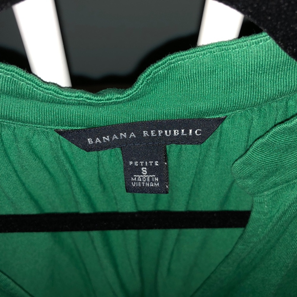 Banana Republic Wrap-around shirt in Kelly Green